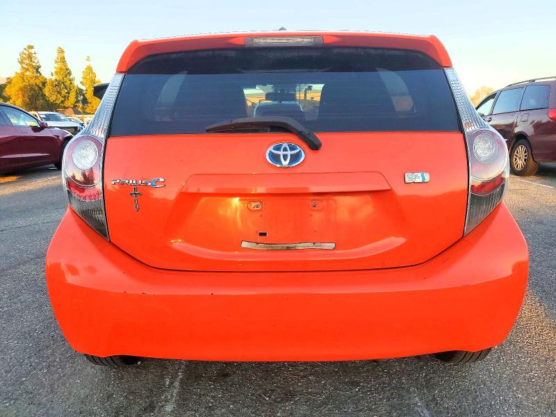 Photo 6 from auction – 2013 TOYOTA PRIUS C with VIN JTDKDTB33D1043821