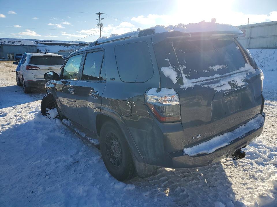 Photo 2 from auction – 2023 TOYOTA 4RUNNER with VIN JTENU5JR0P6135146