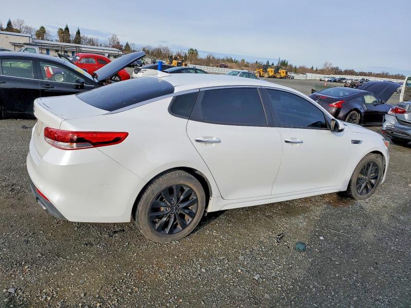 Photo 3 from auction – 2016 KIA OPTIMA LX with VIN 5XXGT4L32GG024635