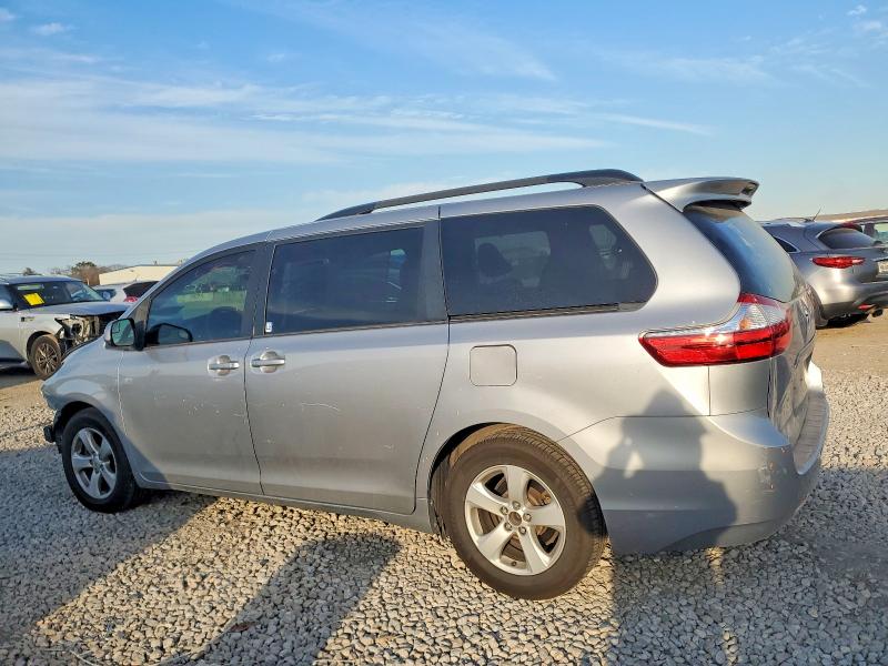 Photo 2 from auction – 2015 TOYOTA SIENNA with VIN 5TDKK3DC0FS557005