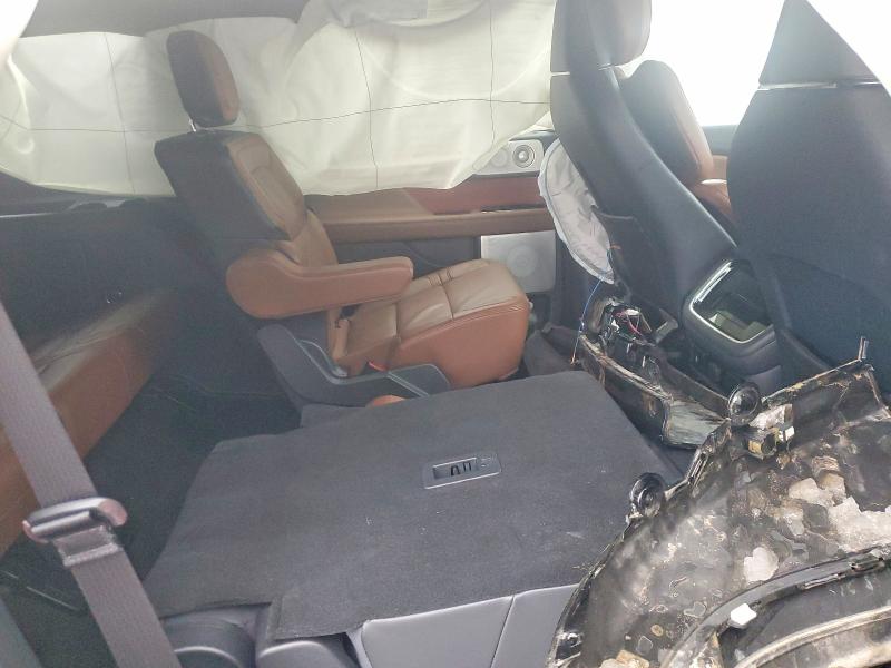 Photo 11 from auction – 2024 LINCOLN NAVIGATOR with VIN 5LMJJ2LG3REL00100