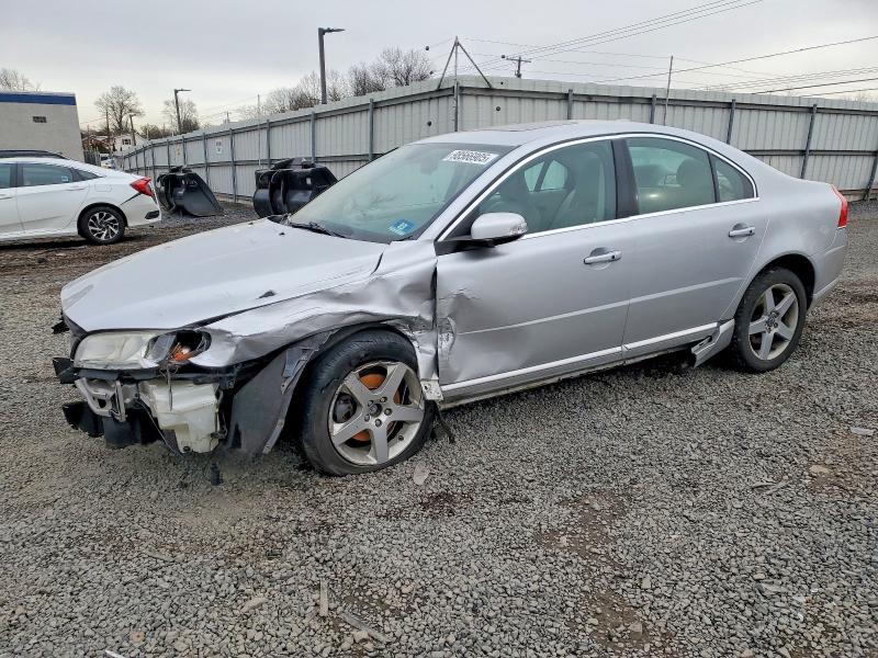 VOLVO S80 2010 with VIN YV1992AHXA1132413 - Photo from auction