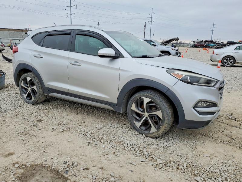 Photo 4 from auction – 2017 HYUNDAI TUCSON LIM with VIN KM8J3CA21HU309991