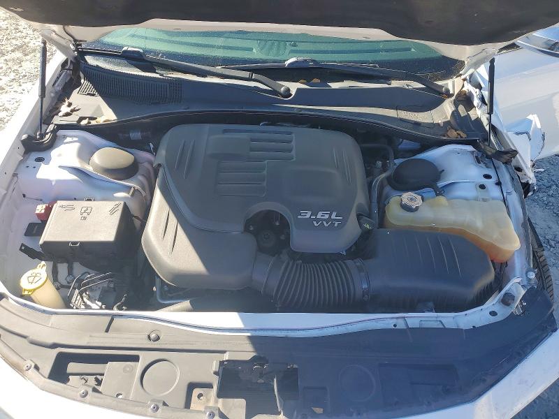 Photo 11 from auction – 2018 CHRYSLER 300 LIMITE with VIN 2C3CCAEG8JH148544
