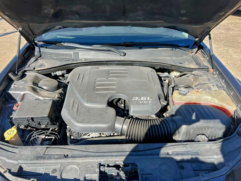Photo 7 from auction – 2016 CHRYSLER 300C with VIN 2C3CCAEG8GH189863