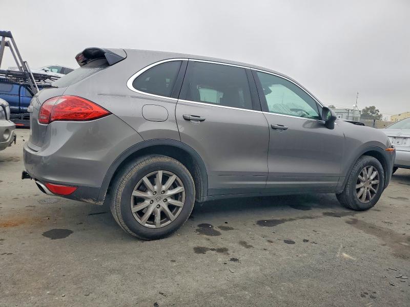 Photo 3 from auction – 2011 PORSCHE CAYENNE with VIN WP1AA2A29BLA02584