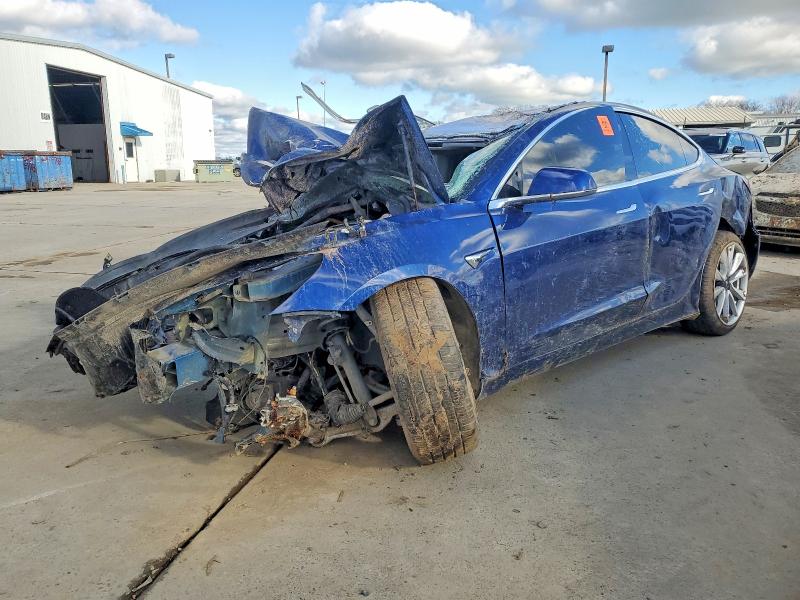 TESLA MODEL 3 2018 with VIN 5YJ3E1EA1JF040256 - Photo from auction