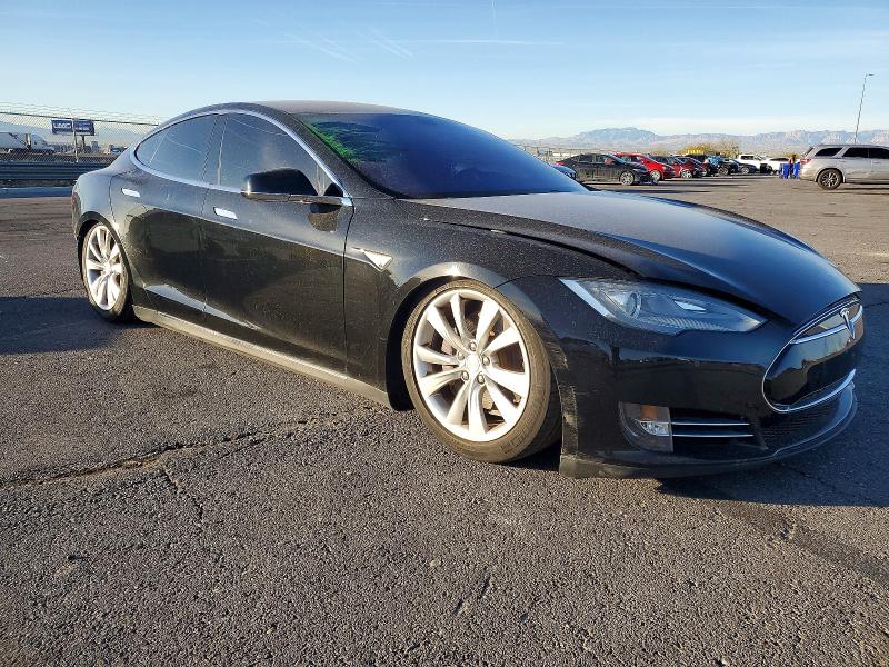 Photo 4 from auction – 2013 TESLA MODEL S with VIN 5YJSA1CN5DFP22963