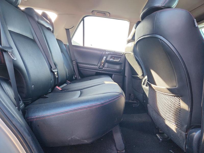Photo 10 from auction – 2018 TOYOTA 4RUNNER SR with VIN JTEBU5JR5J5533498