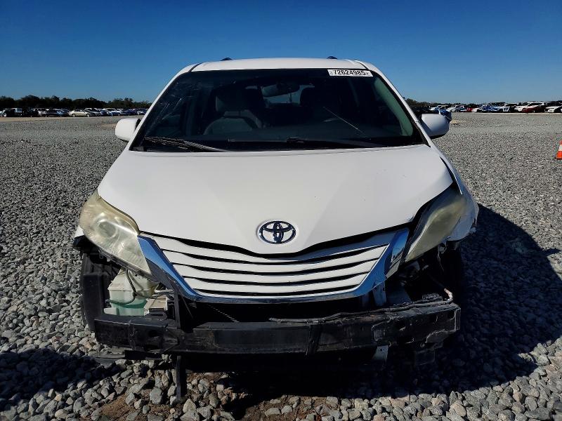 Photo 5 from auction – 2016 TOYOTA SIENNA with VIN 5TDKK3DC1GS717488
