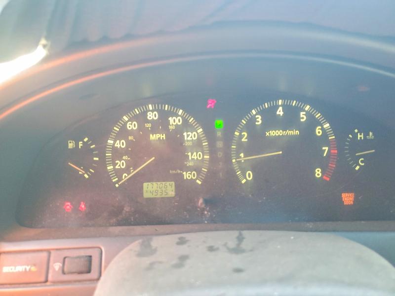Photo 9 from auction – 2000 INFINITI I30 with VIN JNKCA31A7YT116467