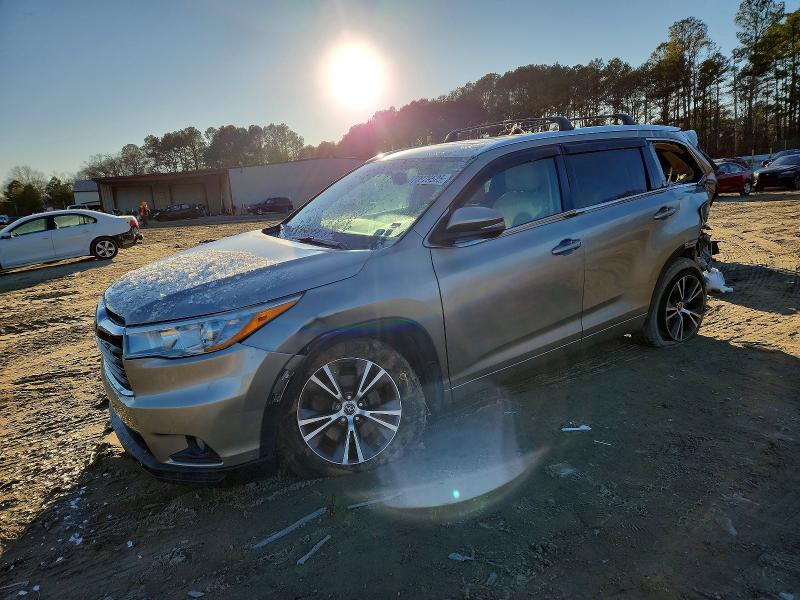 TOYOTA HIGHLANDER 2016 with VIN 5TDJKRFH1GS250032 - Photo from auction
