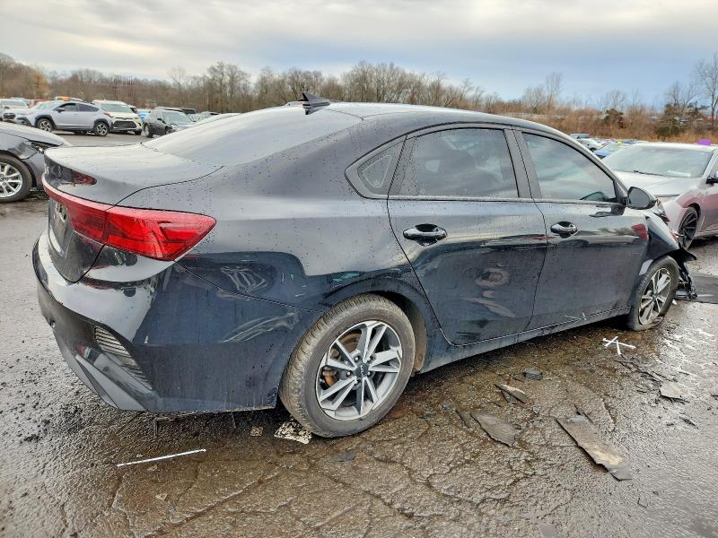 Photo 3 from auction – 2022 KIA FORTE with VIN 3KPF24AD8NE462589