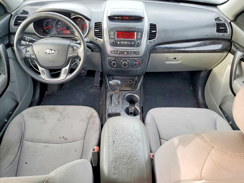 Photo 8 from auction – 2015 KIA SORENTO LX with VIN 5XYKT3A62FG556723