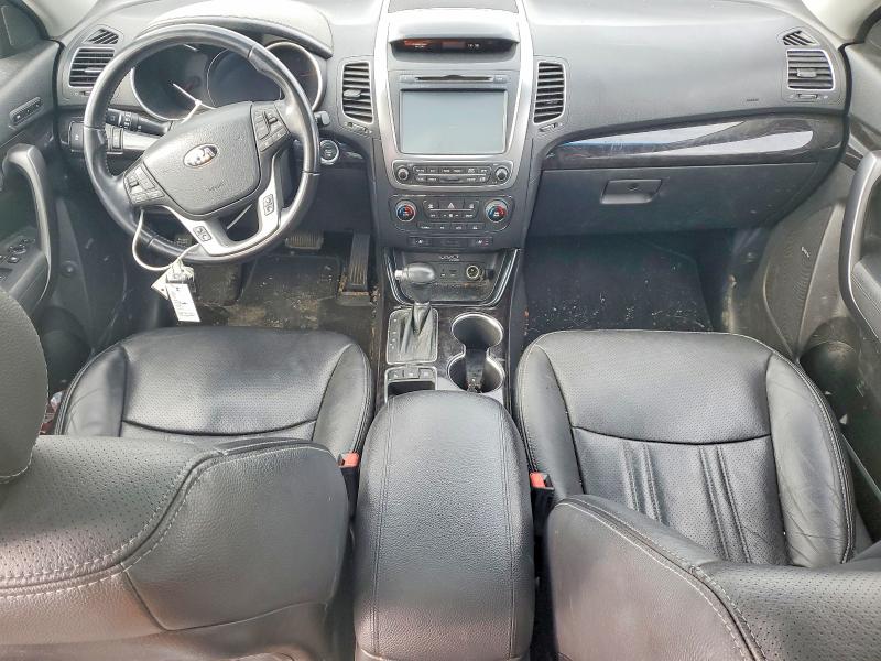 Photo 8 from auction – 2015 KIA SORENTO SX with VIN 5XYKWDA71FG568416