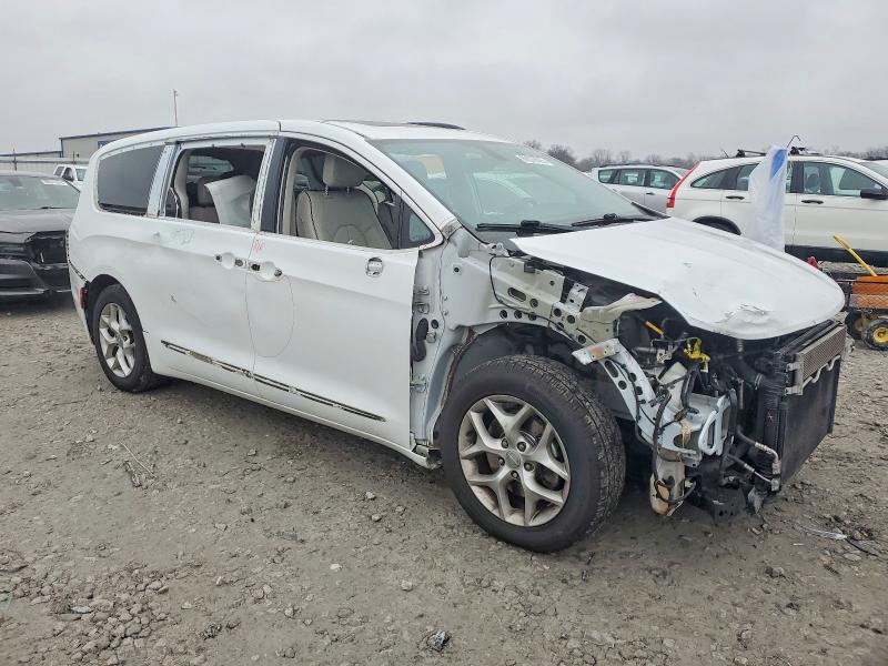 Photo 4 from auction – 2019 CHRYSLER PACIFICA with VIN 2C4RC1GG9KR731249