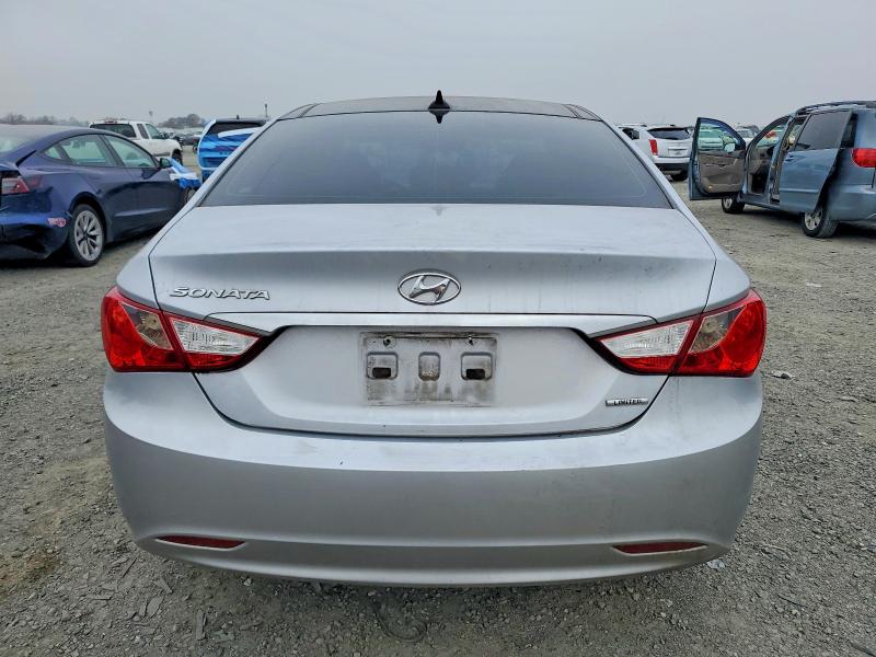 Photo 6 from auction – 2012 HYUNDAI SONATA with VIN 5NPEC4AC4CH438430