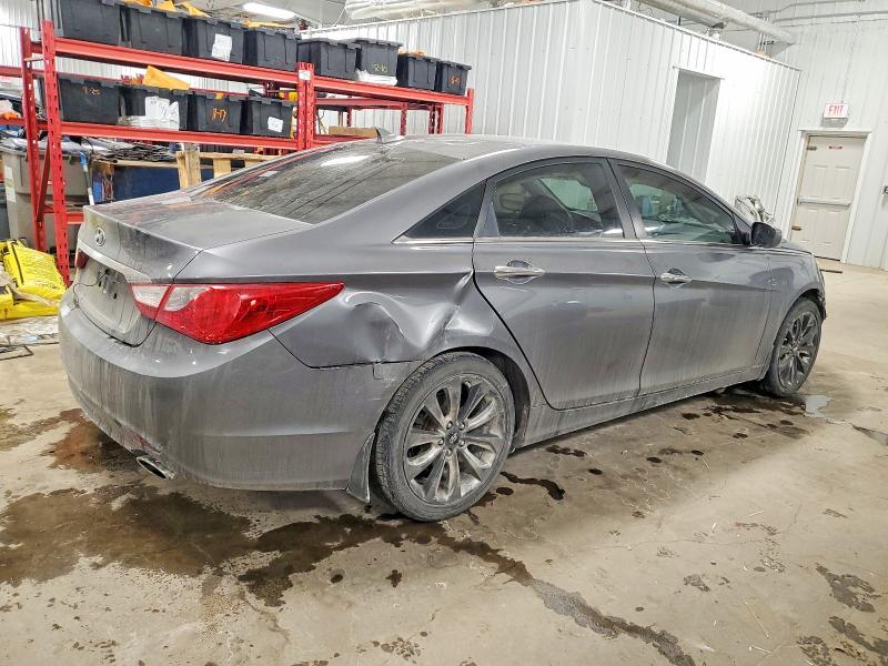 Photo 3 from auction – 2011 HYUNDAI SONATA SE with VIN 5NPEC4AC4BH116644