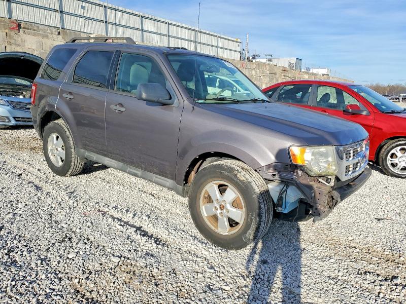 Photo 4 from auction – 2009 FORD ESCAPE XLT with VIN 1FMCU93749KD05173