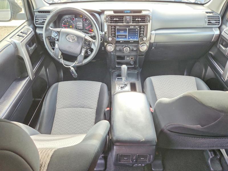 Photo 8 from auction – 2022 TOYOTA 4RUNNER SR with VIN JTEEU5JR9N5274548