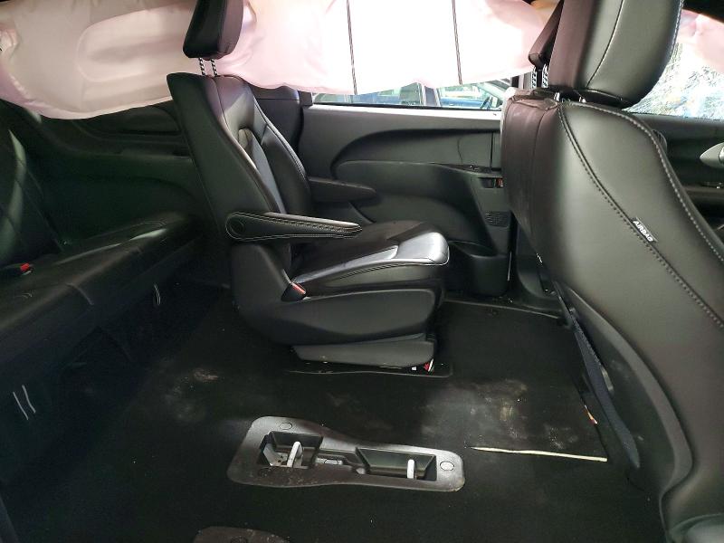 Photo 11 from auction – 2023 CHRYSLER PACIFICA H with VIN 2C4RC1L70PR604435