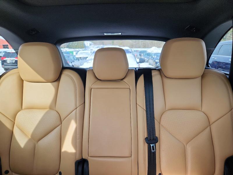 Photo 10 from auction – 2018 PORSCHE CAYENNE S with VIN WP1AB2A24JLA60873