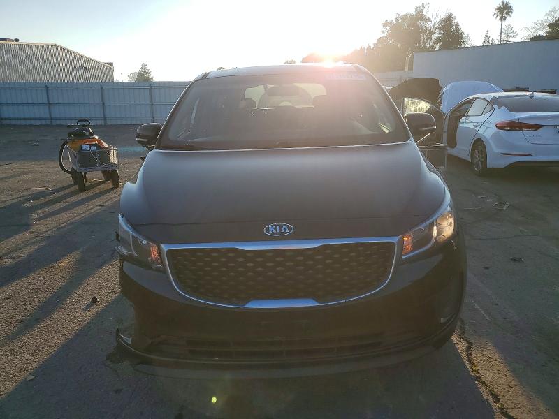 Photo 5 from auction – 2017 KIA SEDONA LX with VIN KNDMB5C11H6268710