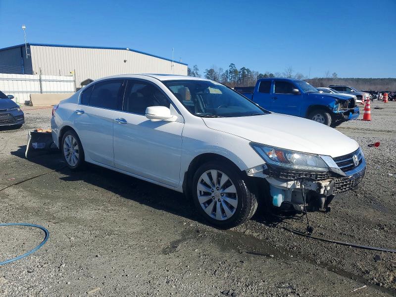 Photo 4 from auction – 2015 HONDA ACCORD with VIN 1HGCR3F82FA002984