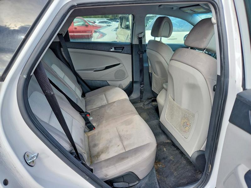 Photo 11 from auction – 2016 HYUNDAI TUCSON with VIN KM8J33A42GU122680