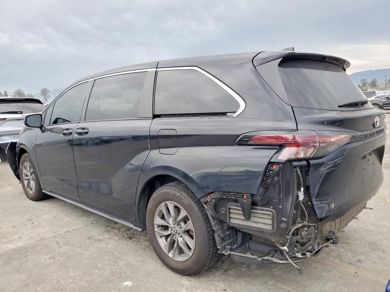 Photo 2 from auction – 2023 TOYOTA SIENNA with VIN 5TDKRKEC4PS146261