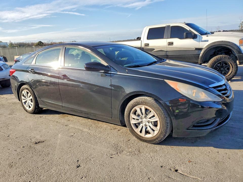 Photo 4 from auction – 2011 HYUNDAI SONATA GLS with VIN 5NPEB4AC2BH069603