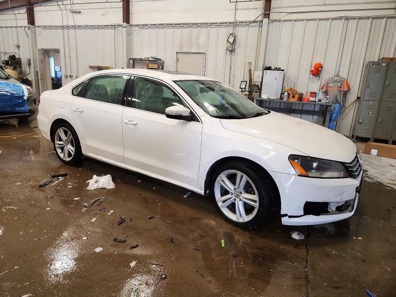 Photo 4 from auction – 2014 VOLKSWAGEN PASSAT SE with VIN 1VWBN7A32EC024847