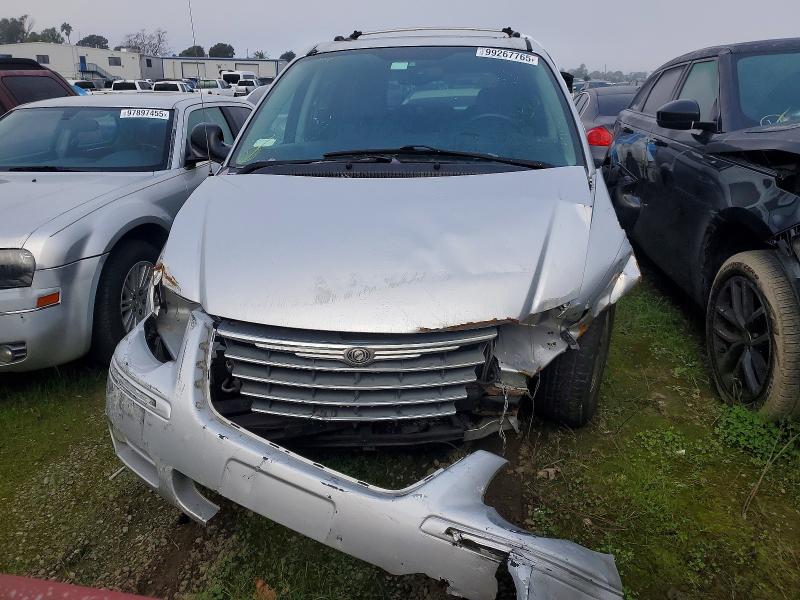 Photo 5 from auction – 2006 CHRYSLER TOWN & COU with VIN 2A4GP64L76R923988