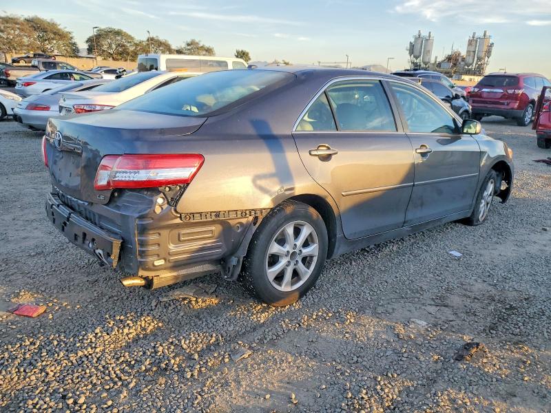Photo 3 from auction – 2011 TOYOTA CAMRY with VIN 4T4BF3EK6BR113189