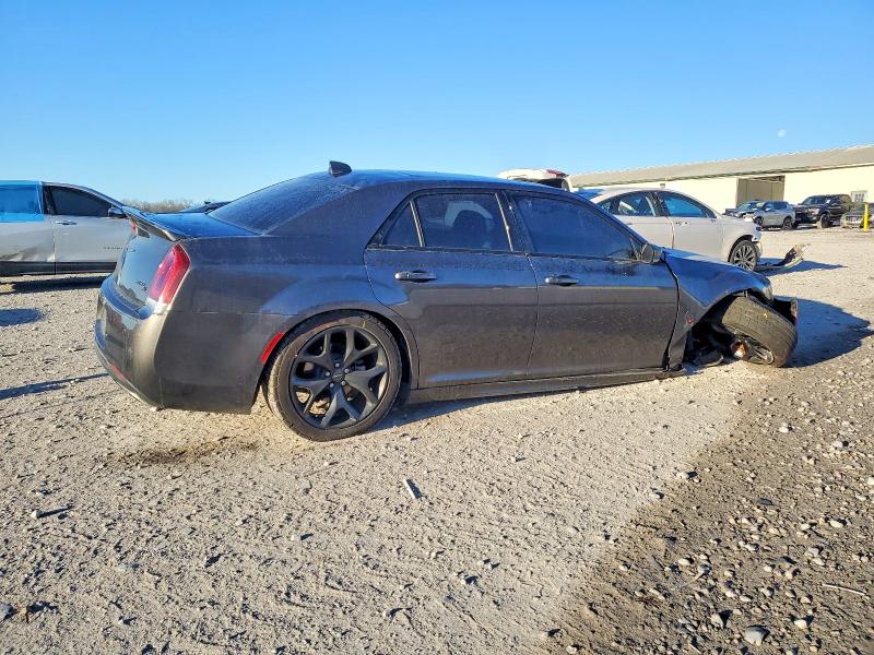 Photo 3 from auction – 2021 CHRYSLER 300 S with VIN 2C3CCABTXMH562897