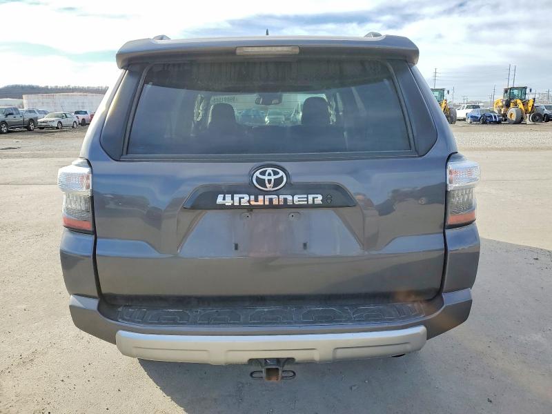 Photo 6 from auction – 2022 TOYOTA 4RUNNER SR with VIN JTERU5JR7N6033339