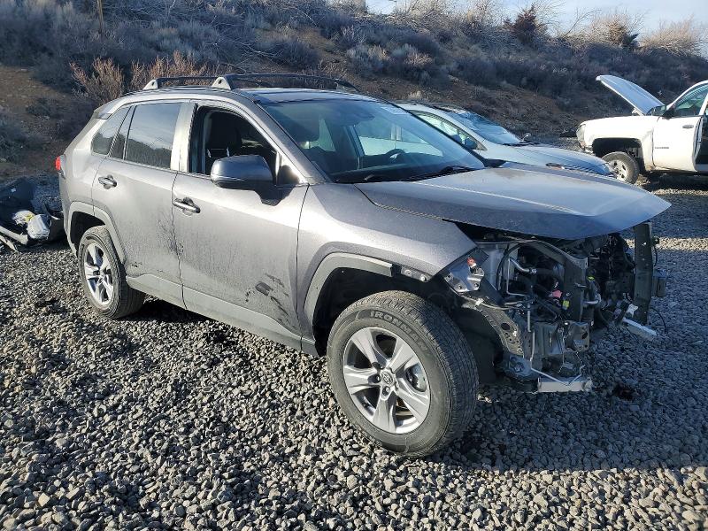 Photo 4 from auction – 2022 TOYOTA RAV4 XLE with VIN 4T3RWRFV8NU075108