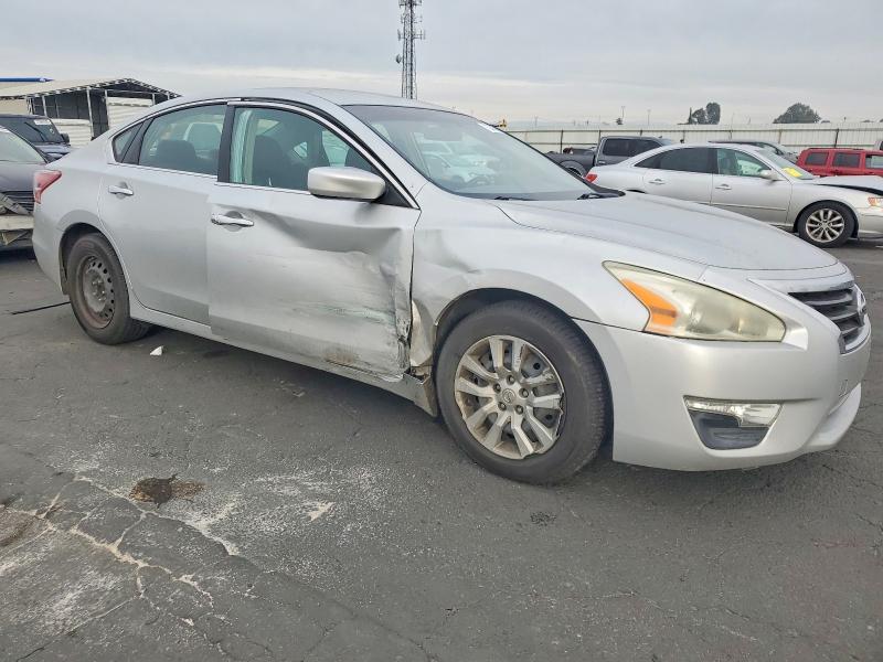 Photo 4 from auction – 2013 NISSAN ALTIMA 2.5 with VIN 1N4AL3AP0DC194211