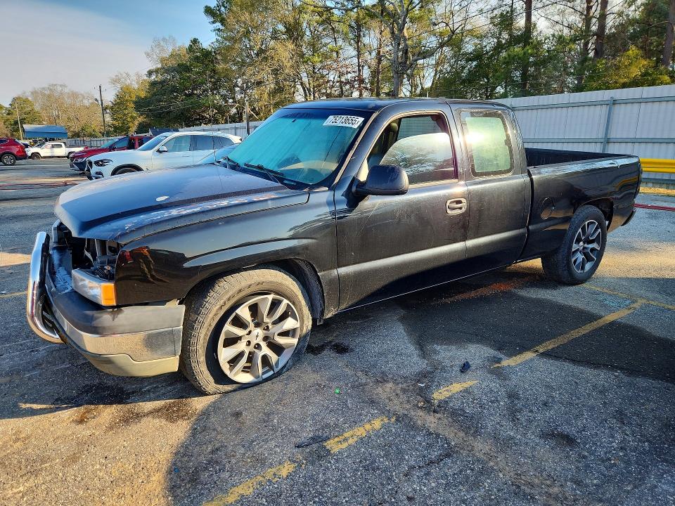CHEVROLET SILVERADO 2005 with VIN 1GCEC19V25Z137221 - Photo from auction