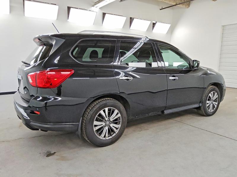 Photo 3 from auction – 2017 NISSAN PATHFINDER with VIN 5N1DR2MN1HC668002