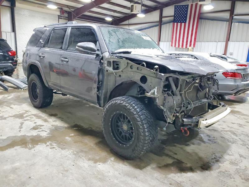 Photo 4 from auction – 2019 TOYOTA 4RUNNER SR with VIN JTEBU5JR7K5660352