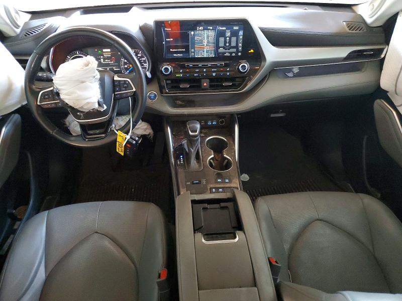 Photo 8 from auction – 2022 TOYOTA HIGHLANDER with VIN 5TDFARAH8NS015012