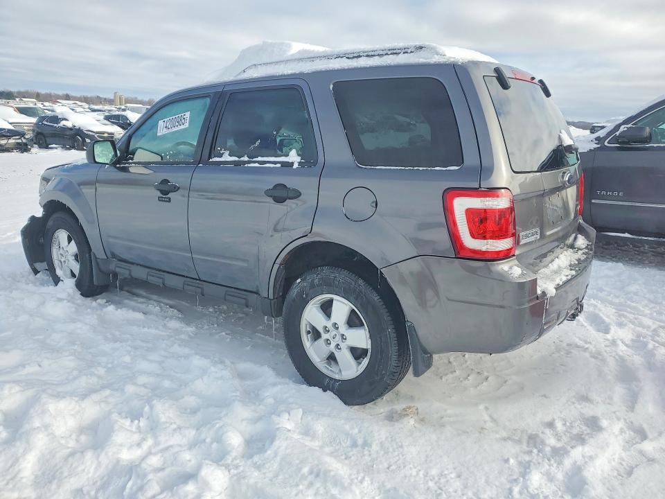 Photo 2 from auction – 2009 FORD ESCAPE XLT with VIN 1FMCU93GX9KB63444