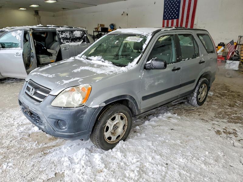 HONDA CR-V LX 2005 with VIN JHLRD68555C017500 - Photo from auction