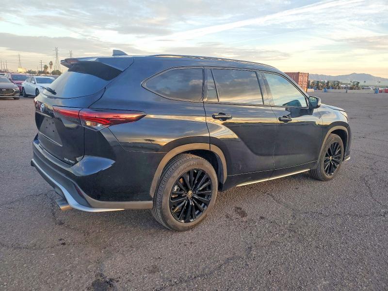 Photo 3 from auction – 2025 TOYOTA HIGHLANDER with VIN 5TDKDRBH4SS578185