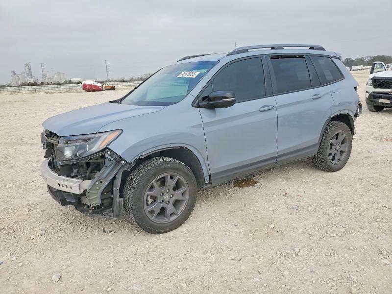 HONDA PASSPORT T 2024 with VIN 5FNYF8H62RB014960 - Photo from auction