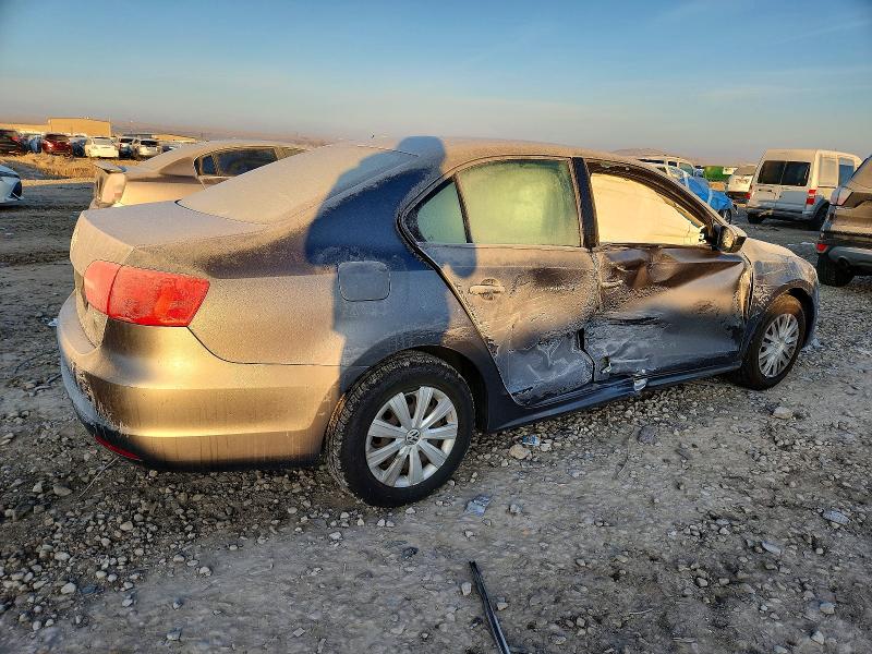Photo 3 from auction – 2013 VOLKSWAGEN JETTA BASE with VIN 3VW2K7AJ5DM268139