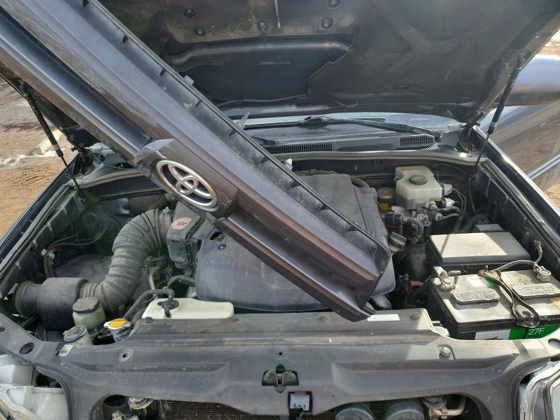 Photo 12 from auction – 2004 TOYOTA 4RUNNER SR with VIN JTEBU14RX40029955