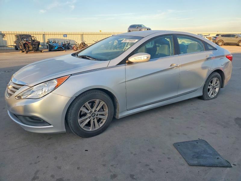 HYUNDAI SONATA 2014 with VIN 5NPEB4AC7EH832090 - Photo from auction