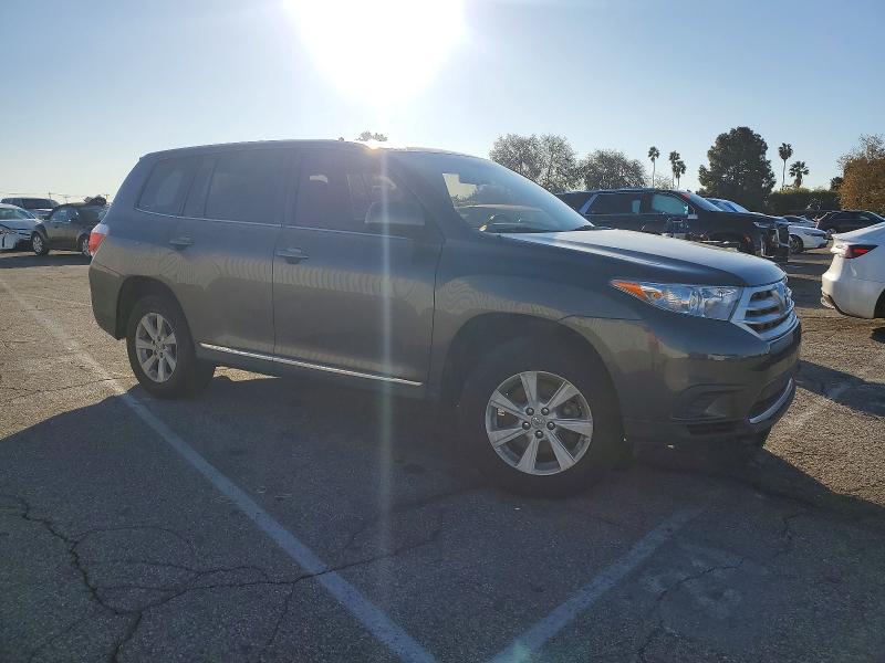Photo 4 from auction – 2012 TOYOTA HIGHLANDER with VIN 5TDZA3EHXCS027535